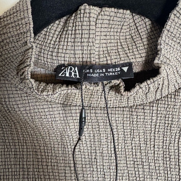 Zara Textured Mock Neck Crop Top NWT Neutral Minimalist S - Picture 2 of 7